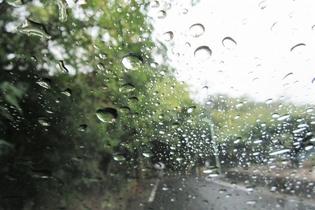 車窓雨IMG_6398 (640x427)