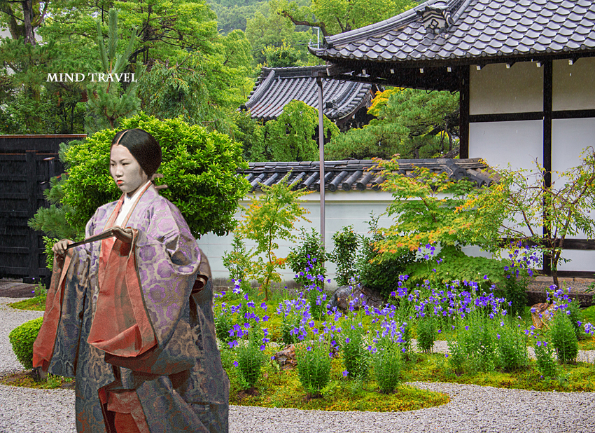 蘆山寺　桔梗と平安装束の女性